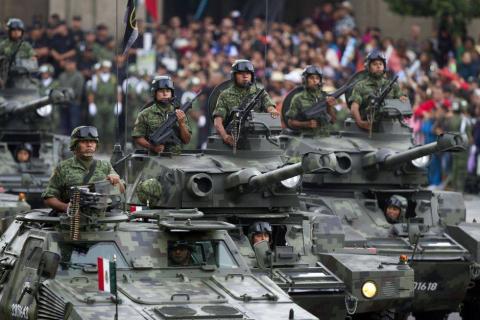 !! Hodges - It's An Invasion Force! When Does 15K Mexican Troops Become 50K? Mex%20military%202