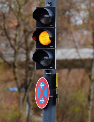 yellow stop light
